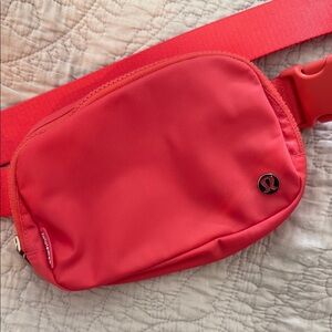 Lululemon Everywhere Belt Bag